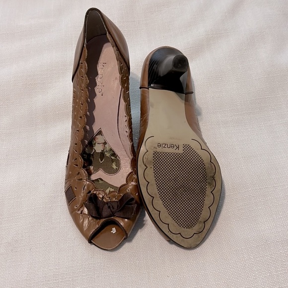 Kensie brown two tone heels - Picture 3 of 5
